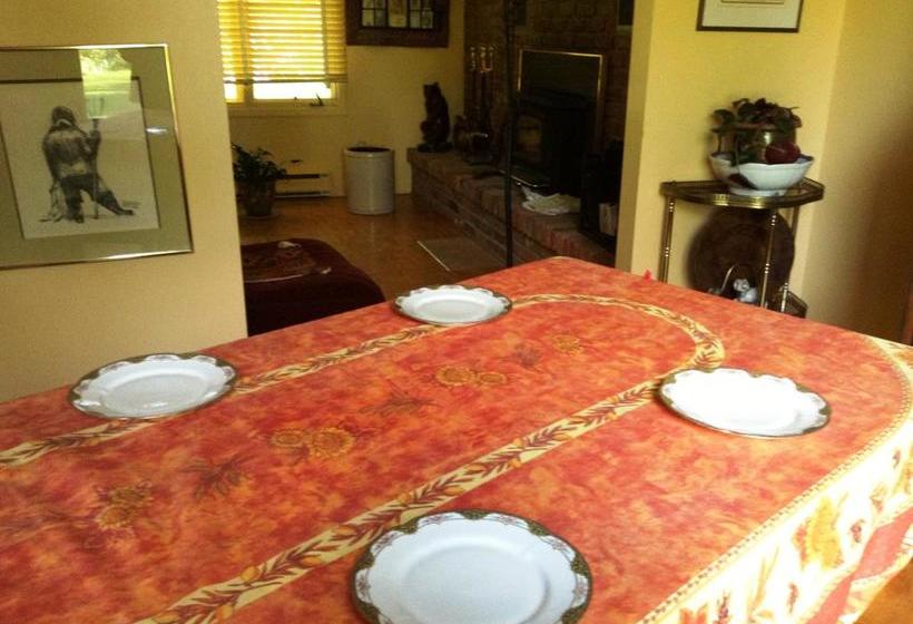 Bed and Breakfast Gite De Brouage | Gatineau | Quebec | Canada 3