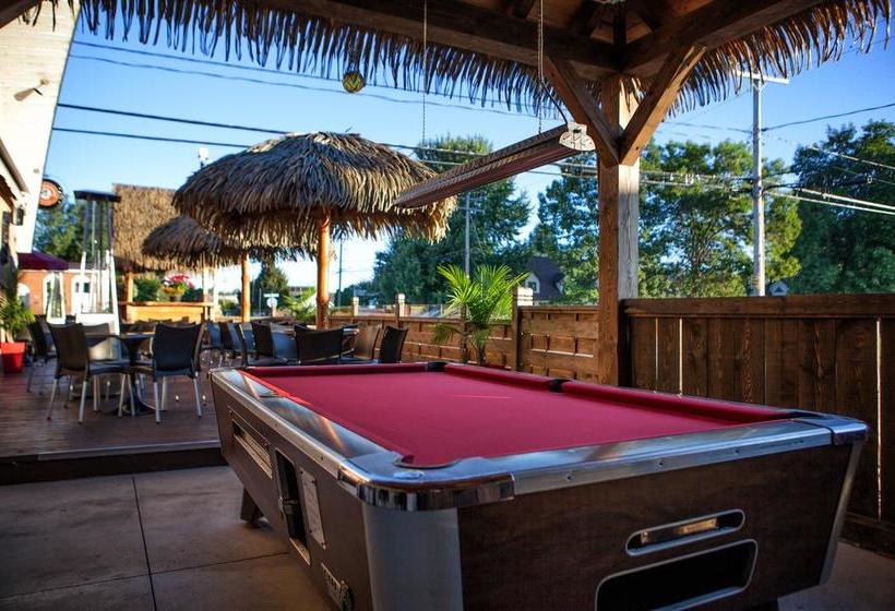 Motel Coconut | Trois Rivieres | Quebec | Canada 1