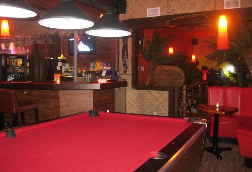 Motel Coconut | Trois Rivieres | Quebec | Canada 17