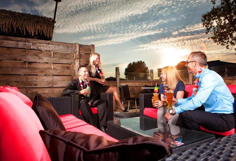 Motel Coconut | Trois Rivieres | Quebec | Canada 2