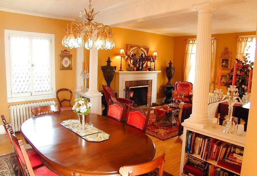 Apple Tree Historic B&b | Niagara on the Lake | Ontario | Canada 12