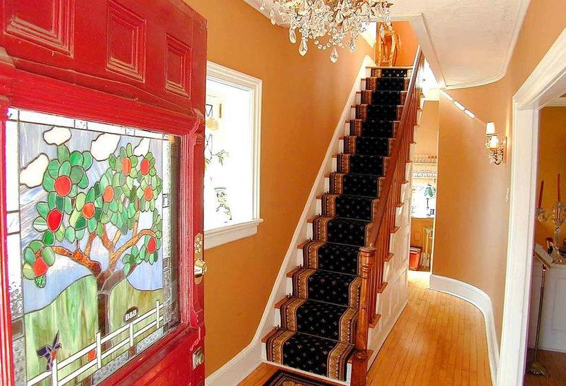 Apple Tree Historic B&b | Niagara on the Lake | Ontario | Canada 9