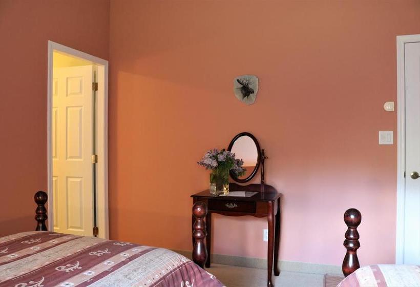 Bed and Breakfast Mulvehill Creek Wilderness Inn And Wedding Chapel Revelstoke