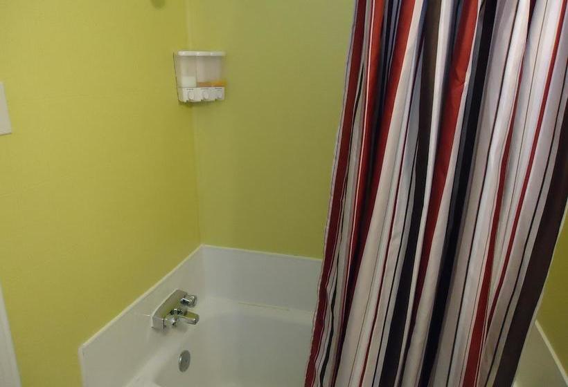 Motel Canadien | Trois Rivieres | Quebec | Canada 16