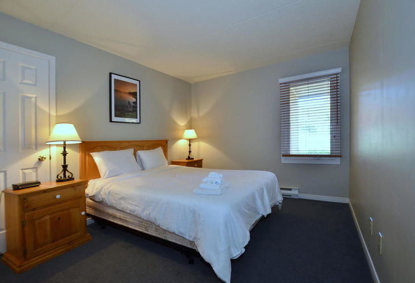 Hotel The Lodges At Blue Mountain - Wintergreen Condos | Midland | Ontario | Canada 3