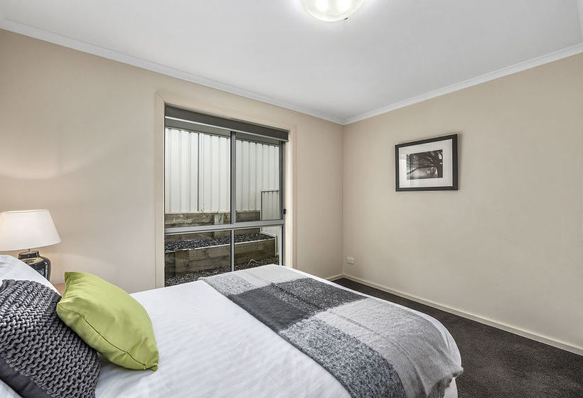 Megan Court Apartments | Mount Gambier | South Australia | Australia 4