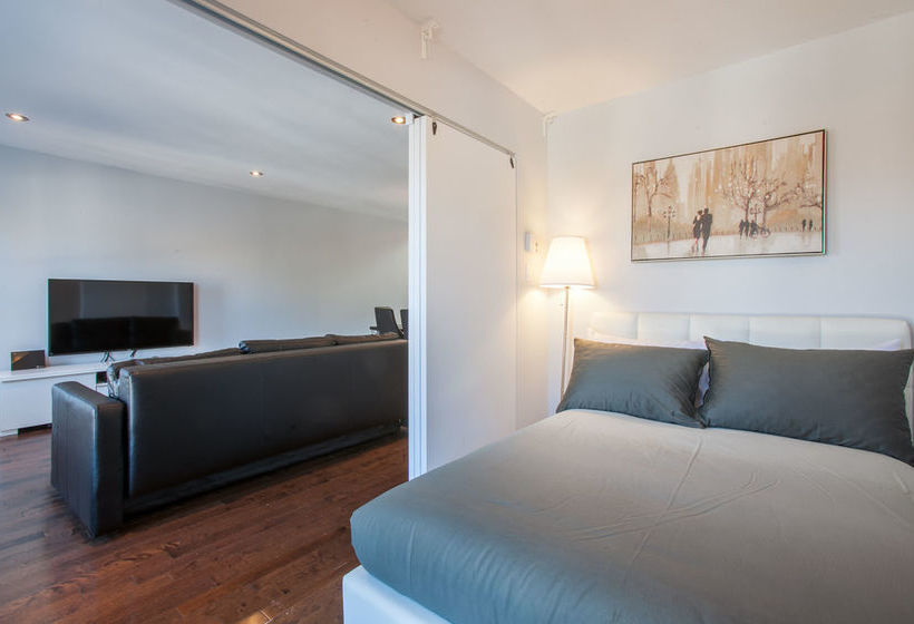 Lmvr - The Bull | Montreal | Quebec | Canada 18