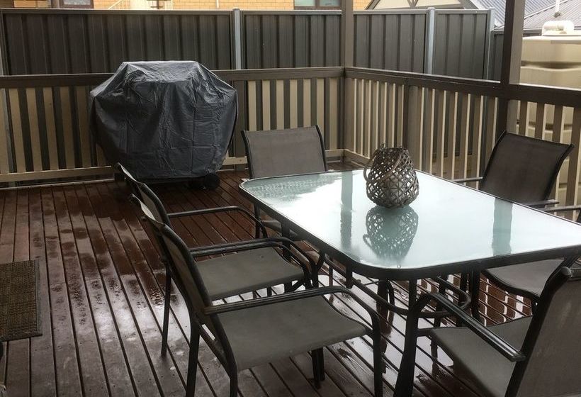 Hart Street Apartment | Mount Gambier | South Australia | Australia 5