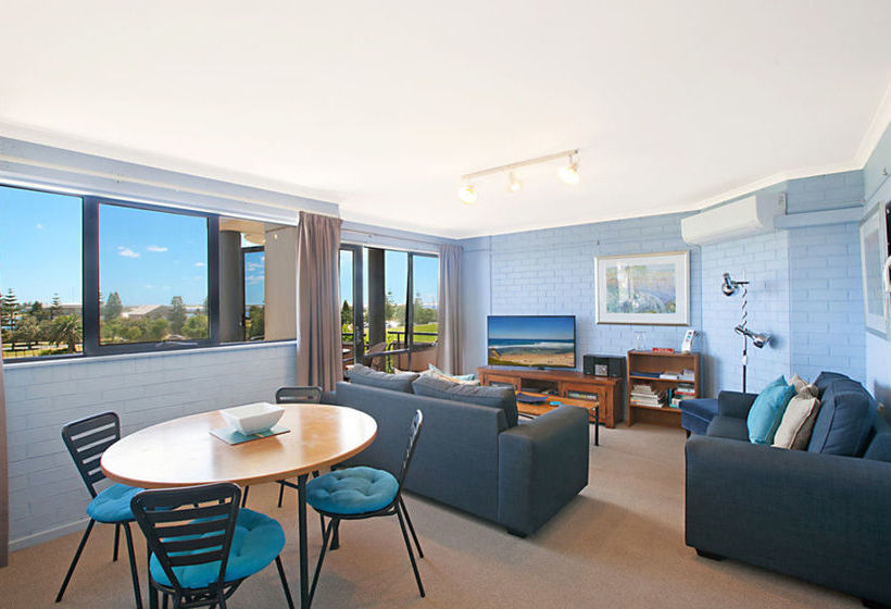 Newcastle Terraces & Apartments  Flagstaff Apartments | Newcastle | New South Wales | Australia 4