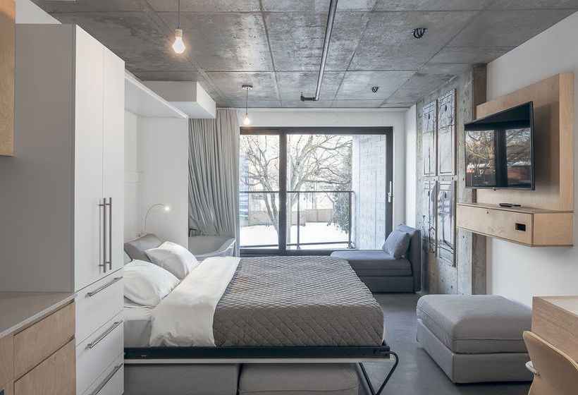 Boxotel | Montreal | Quebec | Canada 8