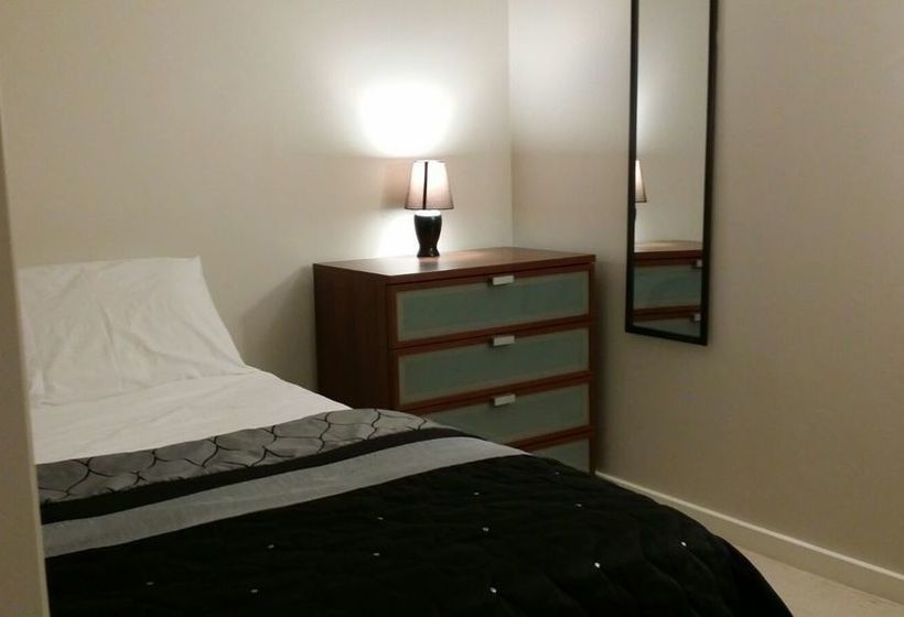 Pelican On The Harbour | Toronto | Ontario | Canada 1