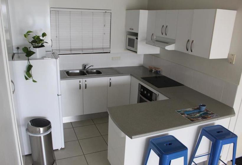 Hotel Komune Resort and Beach Club Greenmount Beach | Gold Coast  | Queensland | Australia 3