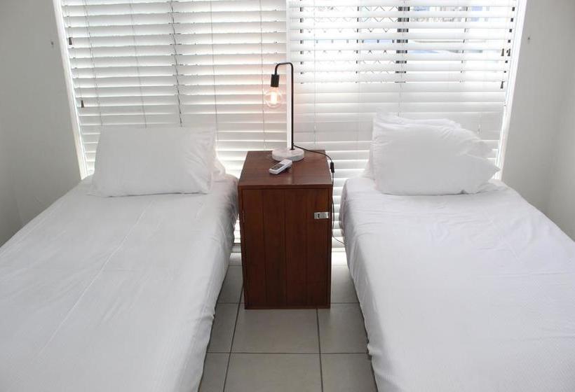 Hotel Komune Resort and Beach Club Greenmount Beach | Gold Coast  | Queensland | Australia 4