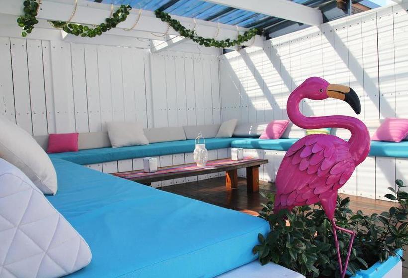 Hotel Komune Resort and Beach Club Greenmount Beach | Gold Coast  | Queensland | Australia 9