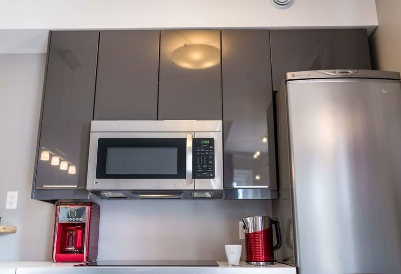 Bower On Queen | Moneton | New Brunswick | Canada 10