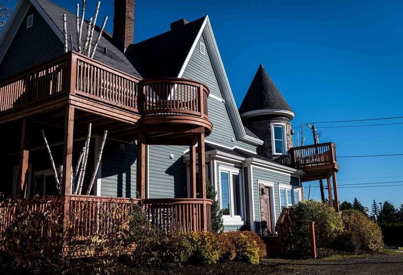 Bower On Queen | Moneton | New Brunswick | Canada 15