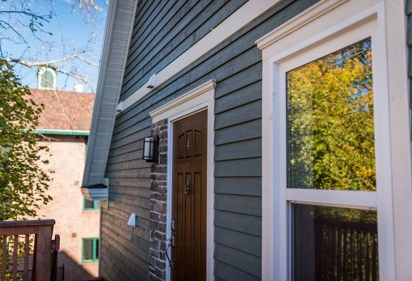 Bower On Queen | Moneton | New Brunswick | Canada 17