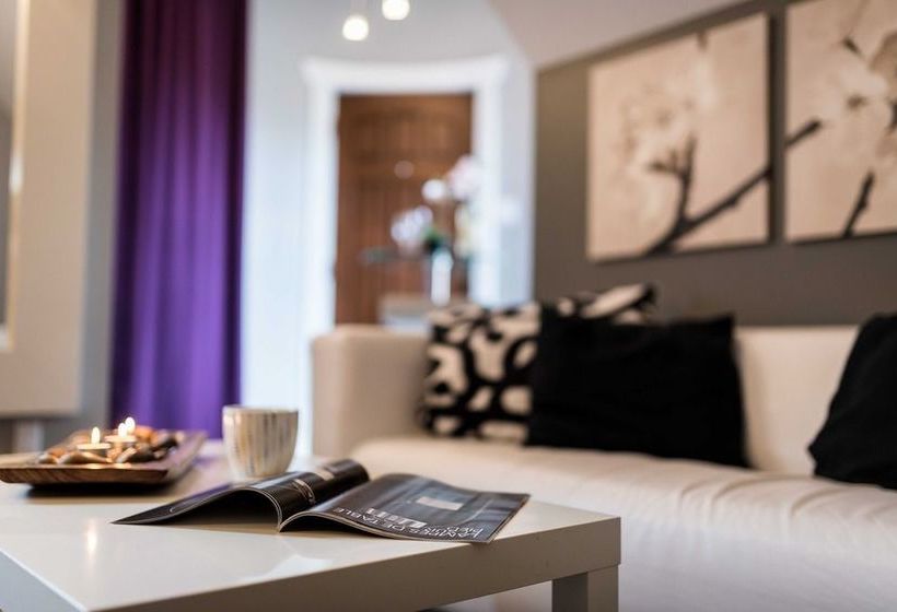 Bower On Queen | Moneton | New Brunswick | Canada 2