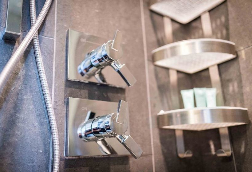 Bower On Queen | Moneton | New Brunswick | Canada 8