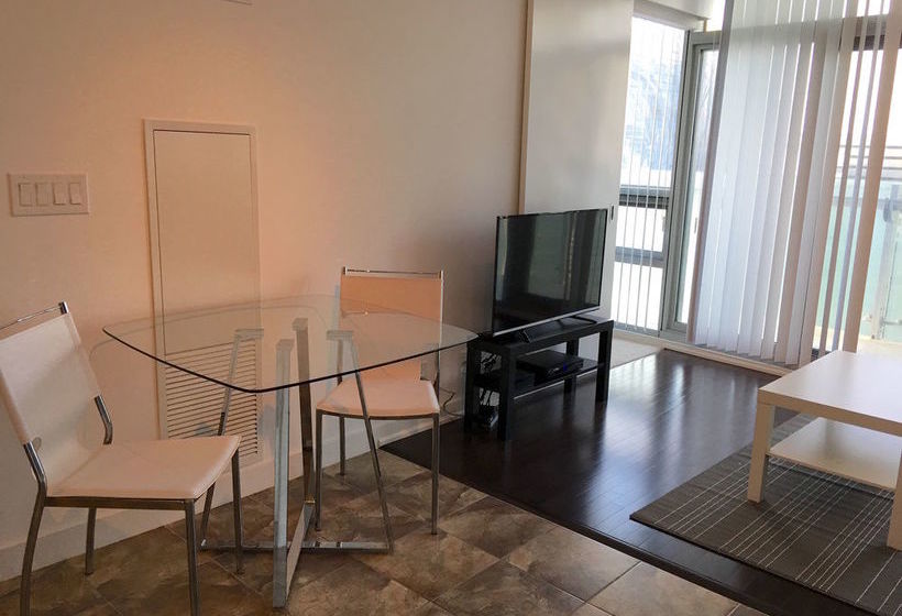 To Stays York And Lakeshore | Toronto | Ontario | Canada 10