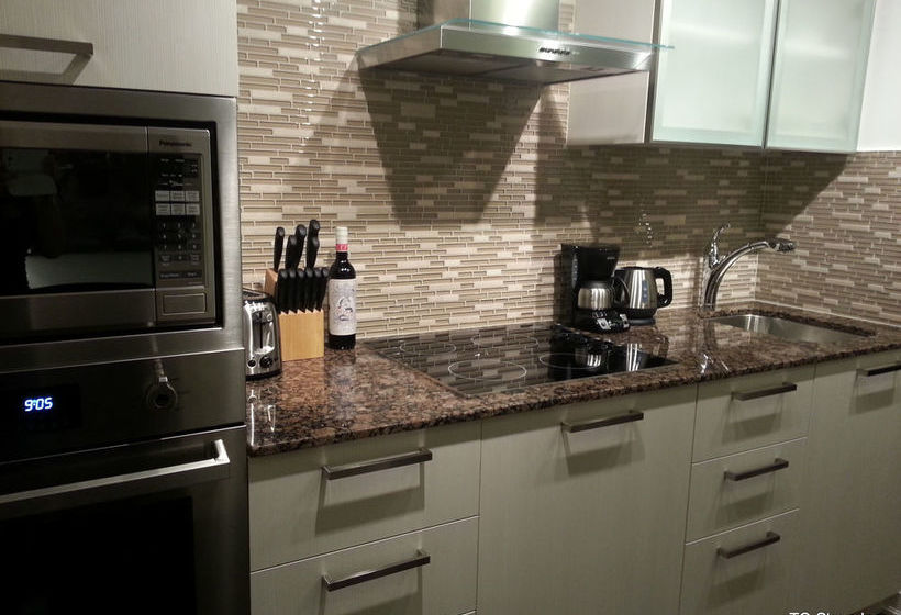 To Stays York And Lakeshore | Toronto | Ontario | Canada 15