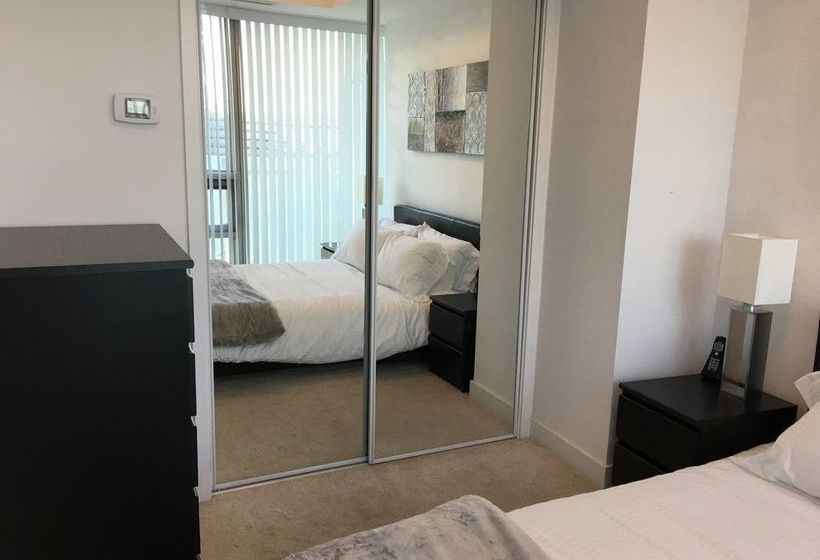 To Stays York And Lakeshore | Toronto | Ontario | Canada 4