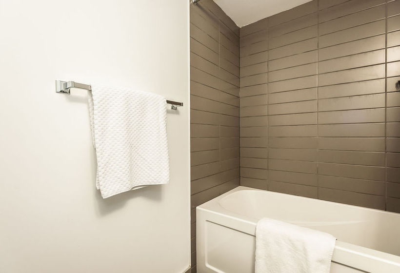 Life Suites Lakeside Mimico | Toronto | Ontario | Canada 19