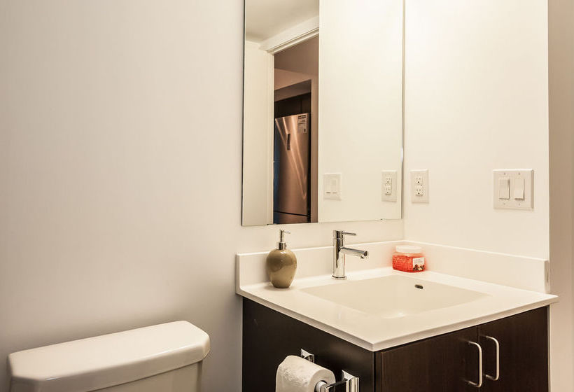 Life Suites Lakeside Mimico | Toronto | Ontario | Canada 20