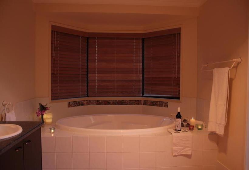 Bed and Breakfast Noosa Edge Nudist Retreat | Doonan | Queensland | Australia 2