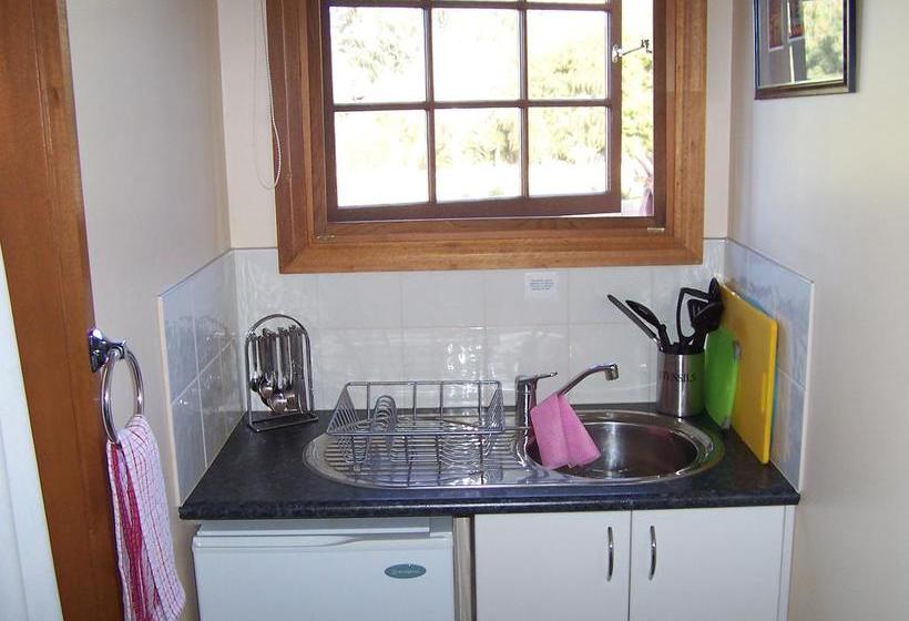 Bed and Breakfast Cornwall Cottage | Cambridge | Tasmania | Australia 3