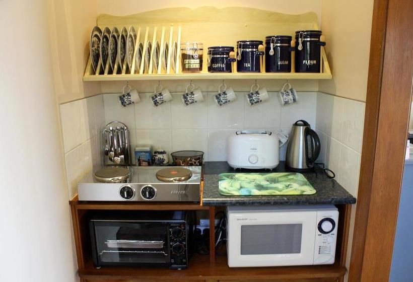 Bed and Breakfast Cornwall Cottage | Cambridge | Tasmania | Australia 4