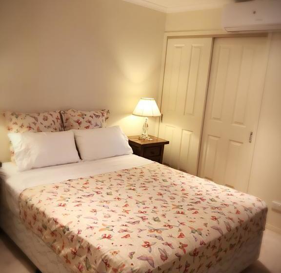 Bed and Breakfast Mountain View Bedroom | Gold Coast  | Queensland | Australia 10