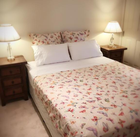 Bed and Breakfast Mountain View Bedroom | Gold Coast  | Queensland | Australia 11