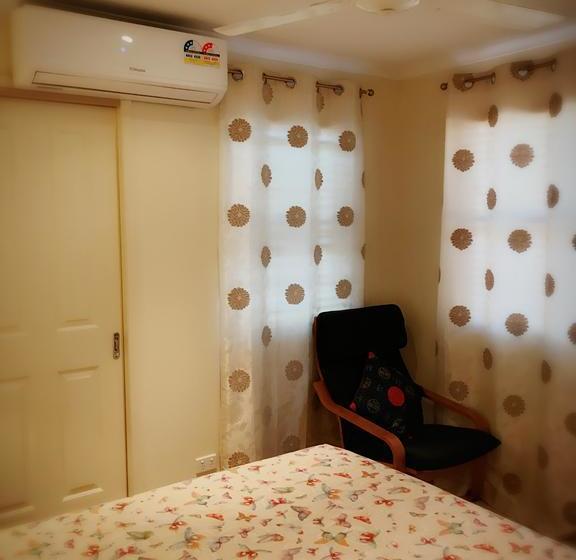 Bed and Breakfast Mountain View Bedroom | Gold Coast  | Queensland | Australia 12