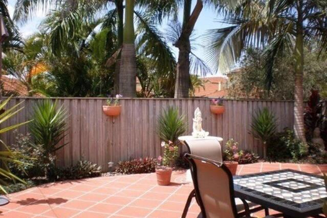 Bed and Breakfast Mountain View Bedroom | Gold Coast  | Queensland | Australia 2