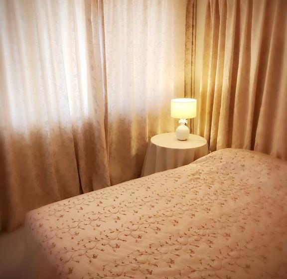 Bed and Breakfast Mountain View Bedroom | Gold Coast  | Queensland | Australia 8