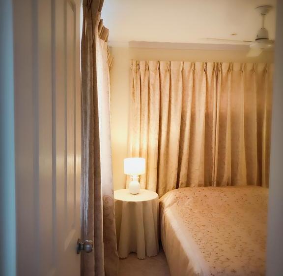 Bed and Breakfast Mountain View Bedroom | Gold Coast  | Queensland | Australia 9