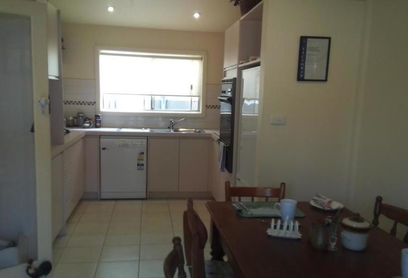 Bed and Breakfast Bed&Breakfast Courtsidecottage | Euroa | Victoria | Australia 3