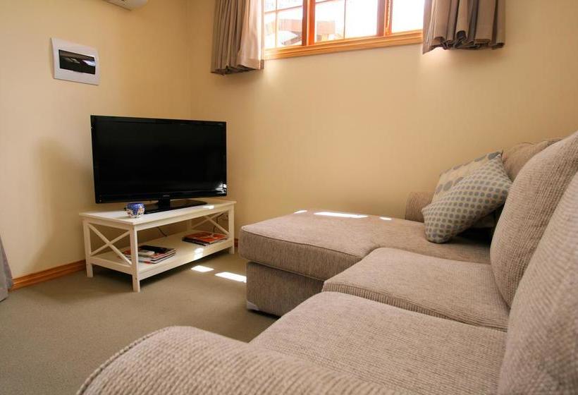 Bed and Breakfast Otago Cottage | Hobart | Tasmania | Australia 8