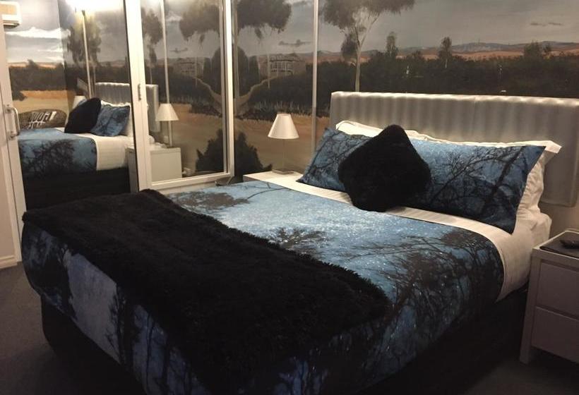 Hotel Cecilia's On Hay