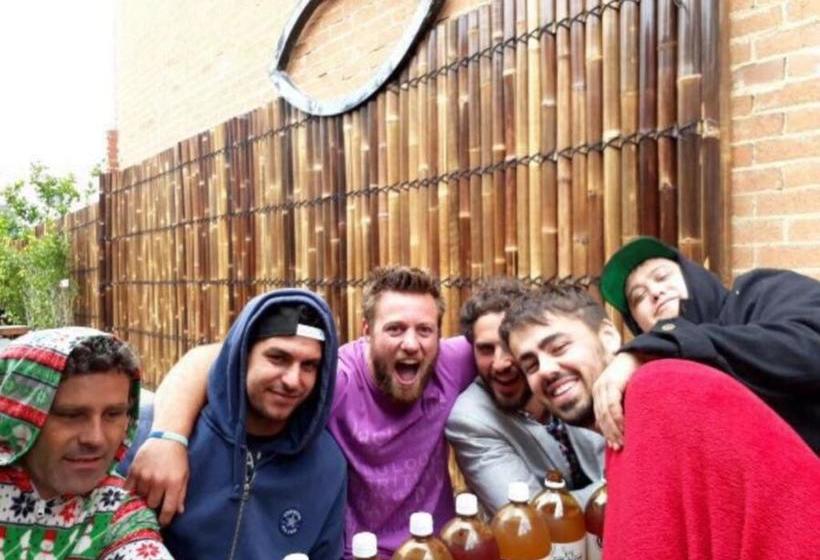 Hostel Plus Collingwood