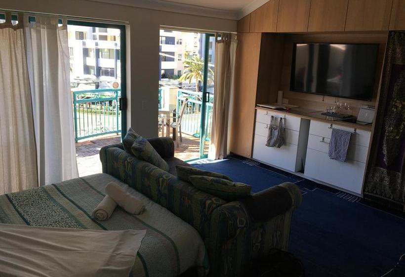 Bed and Breakfast Your Private Broadbeach Studio | Gold Coast  | Queensland | Australia 17