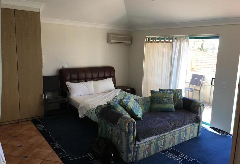 Bed and Breakfast Your Private Broadbeach Studio | Gold Coast  | Queensland | Australia 18