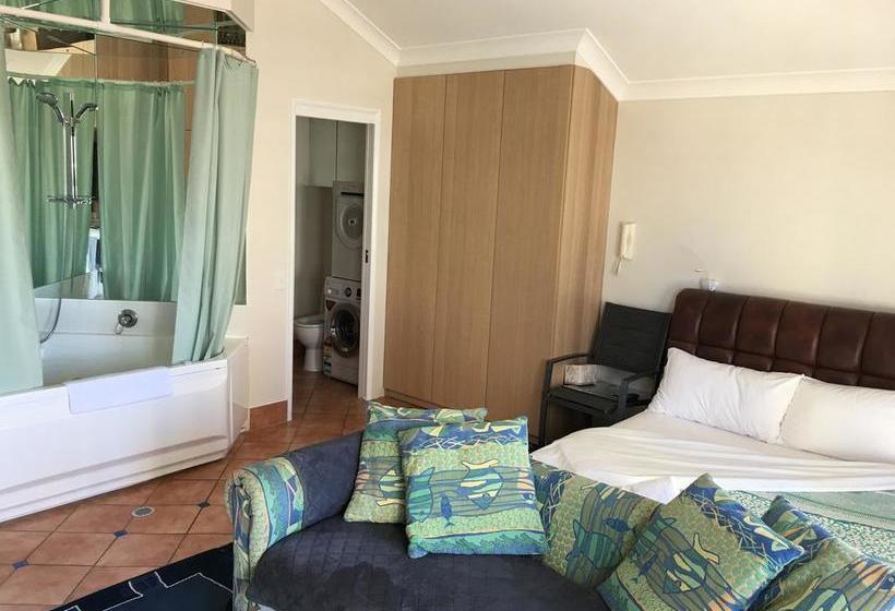 Bed and Breakfast Your Private Broadbeach Studio | Gold Coast  | Queensland | Australia 19