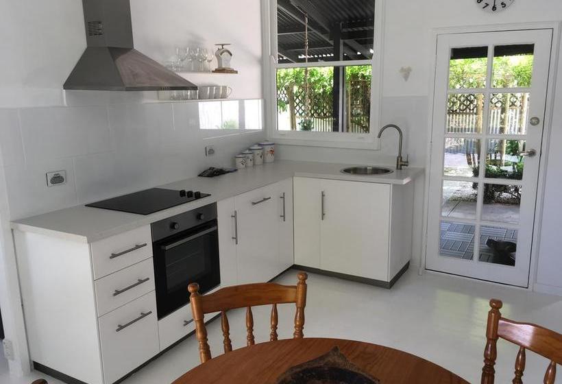 Bed and Breakfast Hilltop Too