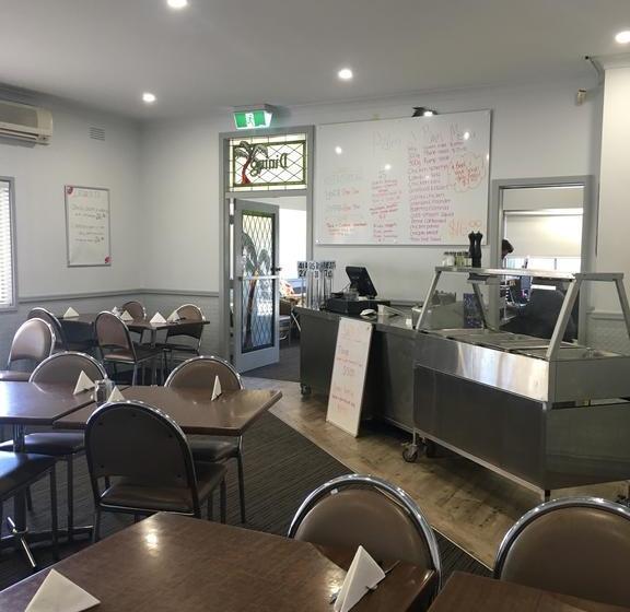 Hotel Palm And Pawn Tavern Motor Inn Bistro | Wagga Wagga | New South Wales | Australia 15