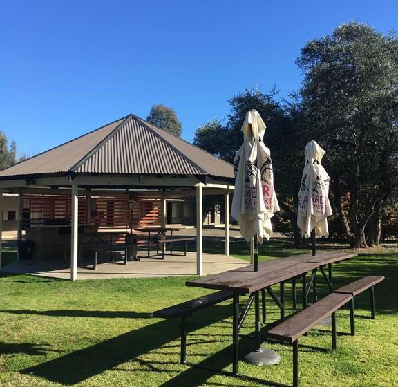 Hotel Palm And Pawn Tavern Motor Inn Bistro | Wagga Wagga | New South Wales | Australia 18