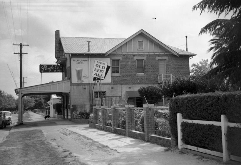 Hotel Palm And Pawn Tavern Motor Inn Bistro | Wagga Wagga | New South Wales | Australia 20