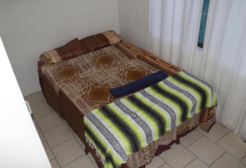 Bed and Breakfast El Ranchito | Holloways Beach | Queensland | Australia 5