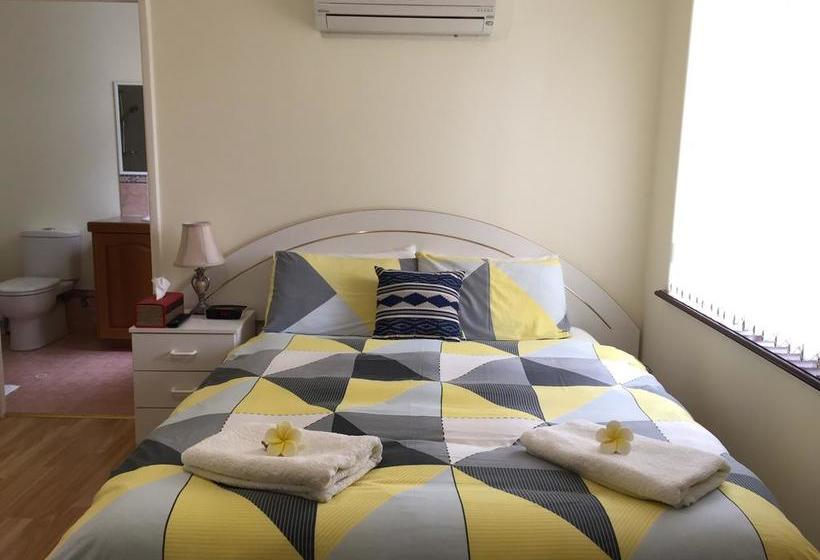 Bed and Breakfast The Royal Dolphin | Rockingham | Western Australia | Australia 6